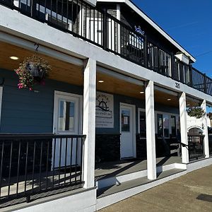 Dock Street Inn Westport Exterior photo