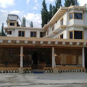 Hargisa Hut Hotel Skardu Exterior photo