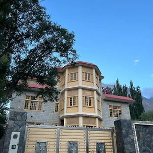 Mountain Retreat Skardu Hotel Exterior photo