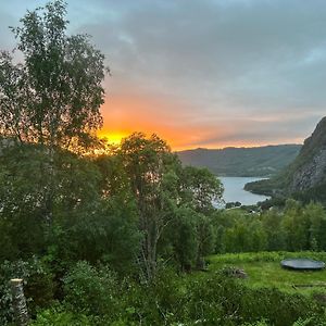 Stille Og Fredelig Ved Fjord Og Fjell Villa Valsoybotn Exterior photo