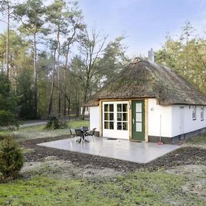 Cozy Bungalow With Two Bathrooms, In The Forest Herpen Exterior photo