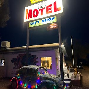 The Aztec Motel & Creative Space Seligman Exterior photo