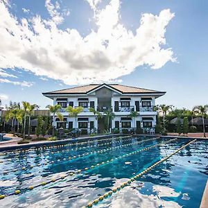 Ilocos Urban Wave Resort Laoag Exterior photo