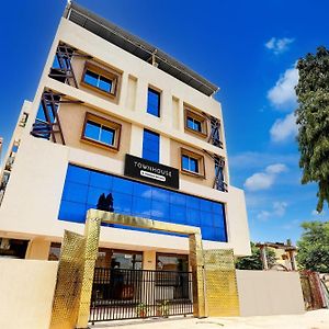 Super Townhouse Hoshangabad Road Near Aashima Mall Hotel Samarda Kaliasot Exterior photo