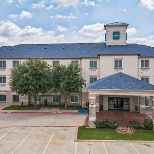 Clarion Inn & Suites Weatherford South Exterior photo