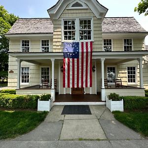 The 1708 House Bed & Breakfast Southampton Exterior photo