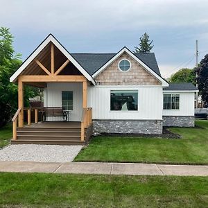 Bay Street Bungalow Villa East Tawas Exterior photo