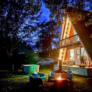 Chalet Du Boathouse, Beaux Souvenirs Au Lac Villa Saint Sebastien Exterior photo