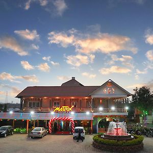 The Saroja Grand Villa Resorts Sasupada Exterior photo