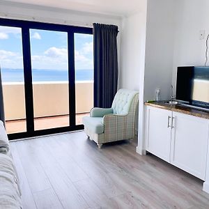 Master Bedroom With Seaview And Private Balcony Red Beach Exterior photo