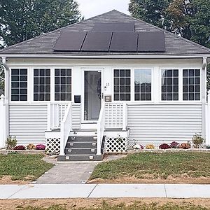 Cozy & Peaceful Villa Wethersfield Exterior photo