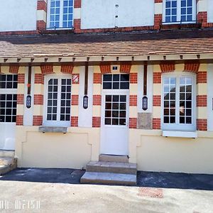 Gite De L'Olivier, Auberge De Saint Brisson Hotel Exterior photo