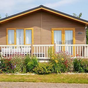 Otters Mead Boutique Lodges Beetley Exterior photo