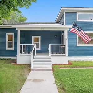 Upscale luxury home just a few blocks from beach Ludington Exterior photo