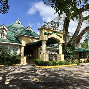 The Royal Hotel San Fernando Exterior photo