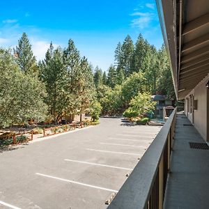 The Fainting Couch Boutique Hotel Cobb Exterior photo