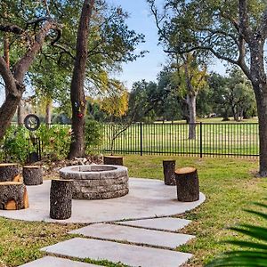 Spacious 5-Bedroom Retreat In North Austin Exterior photo