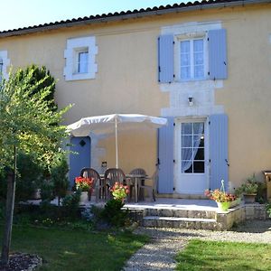 Gite Familial Avec Jardin Au Bord De L'Eau, Terrasses, Velo, Jeux, Proche Charente, Wifi Inclus - Fr-1-653-189 Villa Saint-Genis-d'Hiersac Exterior photo