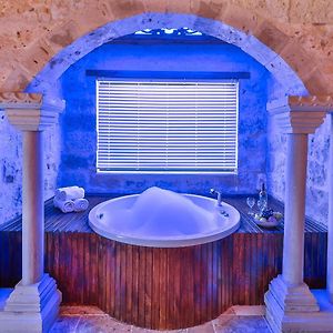 Noble Crown Stone House Cappadocia Bed & Breakfast Uchisar Exterior photo