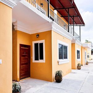 Departamentos Rodriguez Hotel Izamal Exterior photo