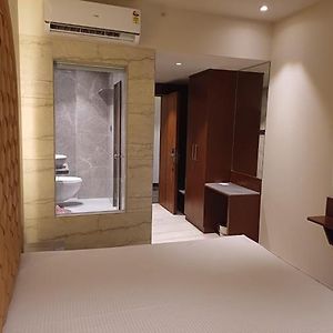 Lotus Deluxe Rooms Thane Exterior photo