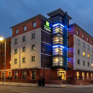 Holiday Inn Express Stevenage, An Ihg Hotel Exterior photo