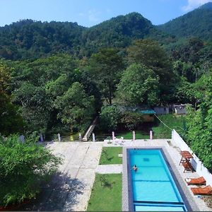 Kitulgala Ebony Riverside Resort Exterior photo