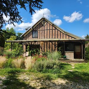 La Villa Qui A Du Chien Neuville-sur-Touques Exterior photo