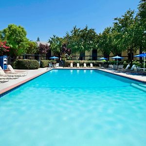 Four Points By Sheraton Bakersfield Hotel Exterior photo