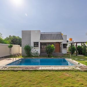 Jhilmil Pool Villa By Stayjadeparty Villalawn Hosur Exterior photo