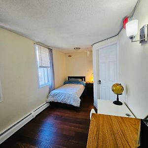 Cozy Room On East Side Near Whole Foods, Brown University With Shared Bathroom And Kitchen Ccd Providence Exterior photo