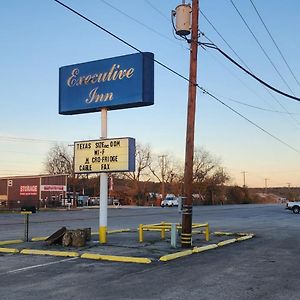 Executive Inn By Oyo Mineral Wells Us-180 Exterior photo