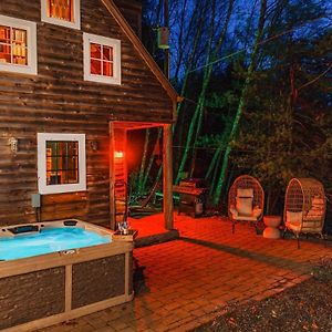 Couple'S Serenity Cabin With Hot Tub Villa Milford Exterior photo