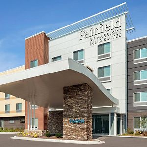 Fairfield Inn & Suites By Marriott Milwaukee West West Milwaukee Exterior photo