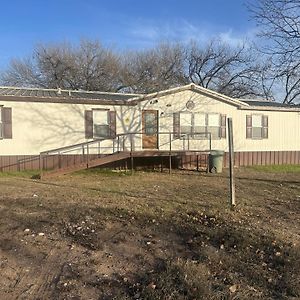 Matthews Star Gem Of Uvalde Guest House Exterior photo