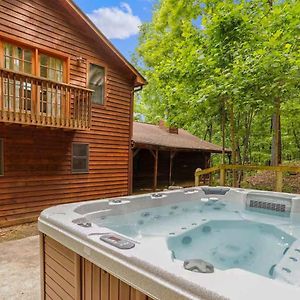 5 Bedroom Suites Hot Tub Jacuzzi Tub & Game Room Berkeley Springs Exterior photo