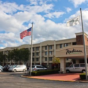 Radisson Rochester Airport Hotel Exterior photo