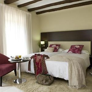 La Heredad Mas Collet Hotel Capsanes Room photo