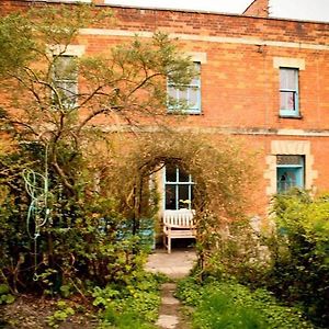 Moon In The Apple Tree Bed & Breakfast Glastonbury Exterior photo