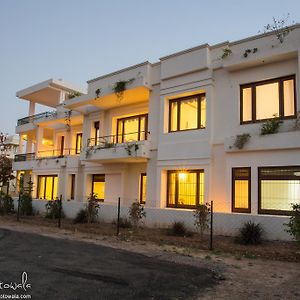 Devraj Villa Udaipur Exterior photo