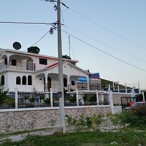 Villa Orphee Les Cayes Exterior photo