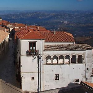 Palazzo Ruggiero Bed & Breakfast Montefusco Exterior photo