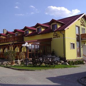 Penzion Salas Cabaj Hotel Nitra Exterior photo