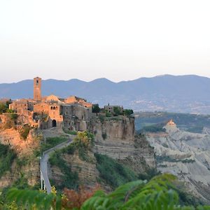 Corte Della Maesta Antica Residenza Bed & Breakfast Bagnoregio Exterior photo