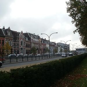 Op De Burg Bed & Breakfast Venlo Exterior photo