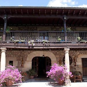 Casa Velarde Hotel Torrelavega Exterior photo