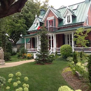 La Belle Aux Berges Bed & Breakfast Saint-Denis-sur-Richelieu Exterior photo