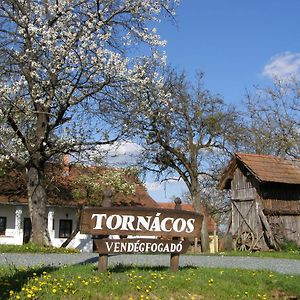 Orsegi Tornacos Vendegfogado Hotel Felsoszenterzsebet Exterior photo