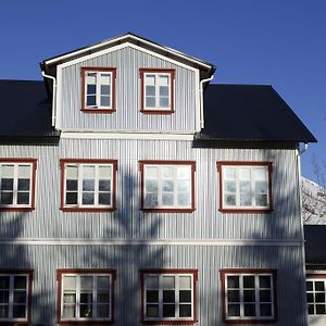 Gamli Skolinn Husavik Exterior photo