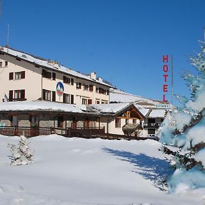 Hotel Banchetta Sestriere Exterior photo